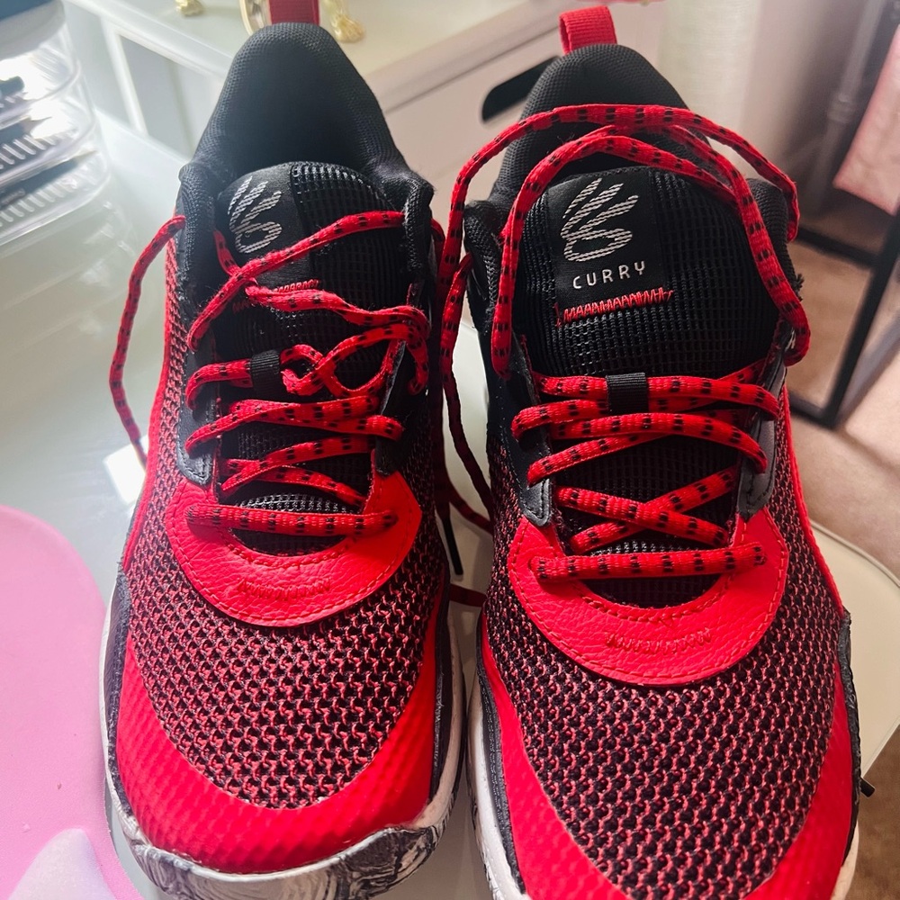 Under Armour Kids' Sneakers in Red and Black - Curry Logo